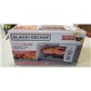 Image 2 : BLACK & DECKER 4-SLICE AIR FRY TOASTER OVEN - TESTED WORKING, RETAIL $179
