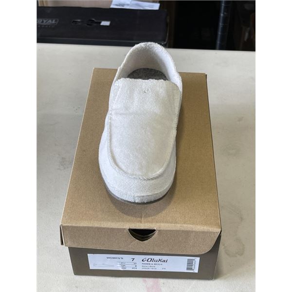 NEW OLUKAI NOHEA HULU BONE / BONE  SIZE WOMENS 7