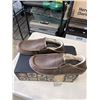 Image 3 : NEW OLUKAI MOLOA SLIPPER DK WOOD / DK WOOD  SIZE MENS 12
