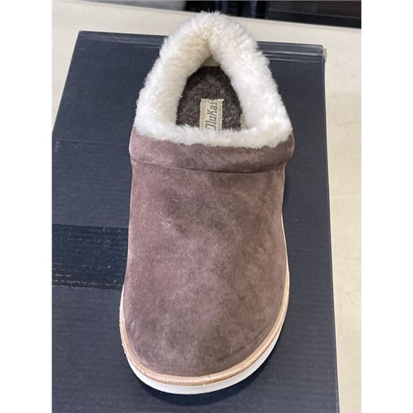 NEW OLUKAI MANI DARK OAK / GOLDEN SAND SIZE WOMENS 8