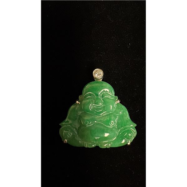 APPROX 18K PENDANT SET WITH JADEITE BUDDHA SET WITH DIAMOND (.02CT, 4.1G)