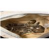 Image 3 : CUTLERY & SERVING SET