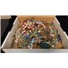 Image 1 : MISC COSTUME JEWELRY