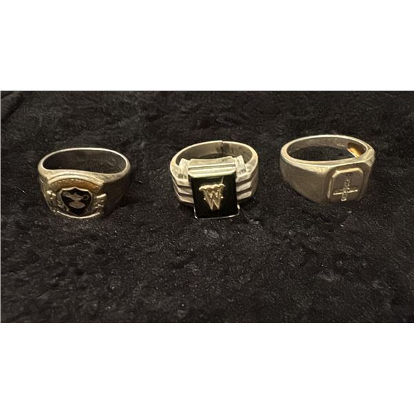 THREE SILVER MENS RINGS (20.1G)
