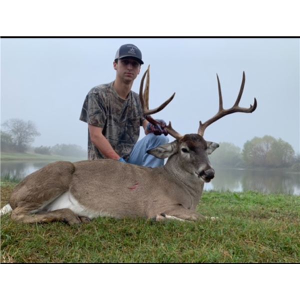 WESTWIND RANCH: Trophy South Texas Whitetail Hunt for One Hunter