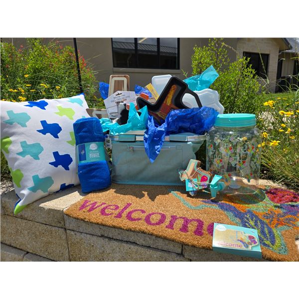 CONSERVATION LEGACY: Texas-Themed Gift Basket