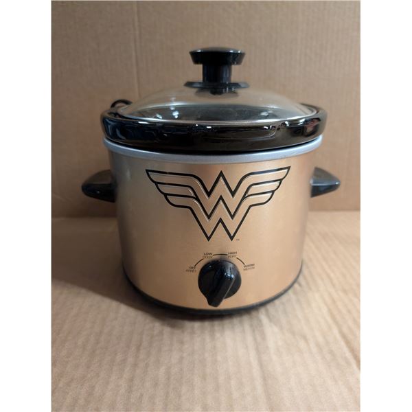 Wonder Woman Branded Slow Cooker Mod/DCW-200 (Not tested)