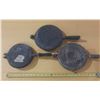 Image 1 : Vintage cast iron waffle irons.