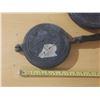 Image 4 : Vintage cast iron waffle irons.