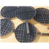 Image 7 : Vintage cast iron waffle irons.