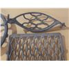 Image 3 : Antique cast iron parts for a Singer treadle sewing machine.