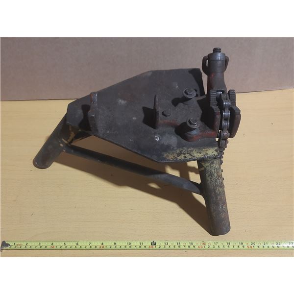 Vintage chain pipe vise.