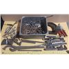 Image 1 : Vintage hand tools lot featuring a variety of wrenches, a hole punch, and drill bits.