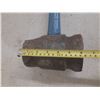 Image 3 : Heavy-duty sledge hammer. (Height 36")