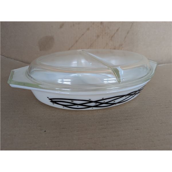 1 1/2 QT Pyrex #24 w/ Lid