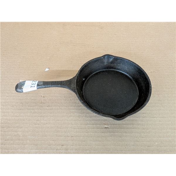 6" Old Mountain Cast iron Pan EUC