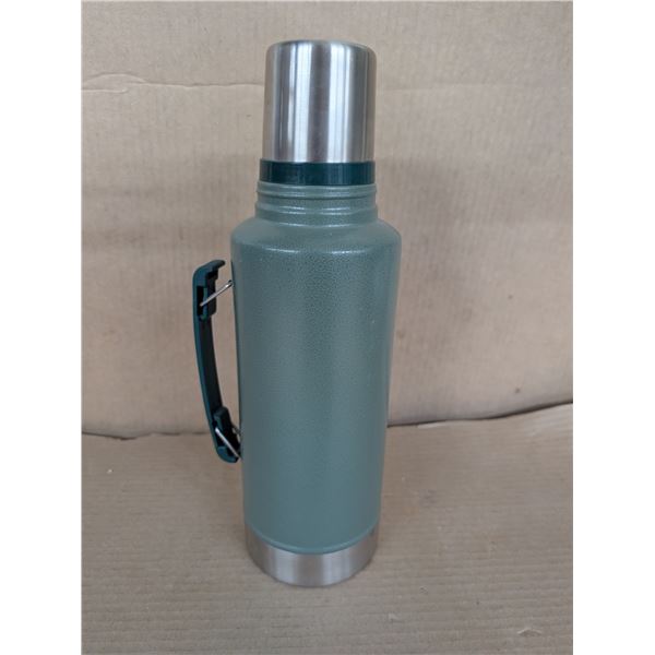 Brand New Stanley 1.9L Thermos (Never used)