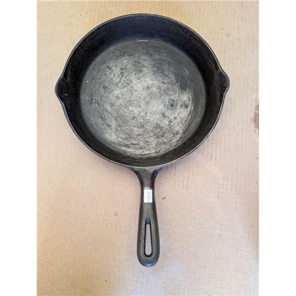 GSW Made in Canada No.9 Cast Iron Pan EUC