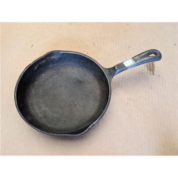 1891 Wagner 8" Iron Skillet EUC