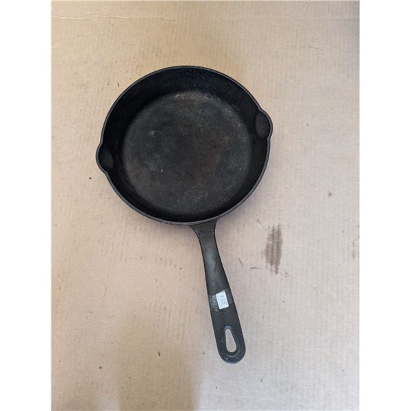 Kitchen Aid 10" Cast Iron Pan EUC