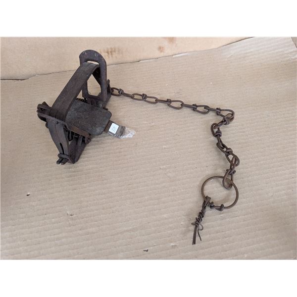 Antique Vivior 7" Animal Trap