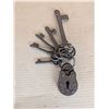 Image 1 : Iron Lock Plus Key Décor Set