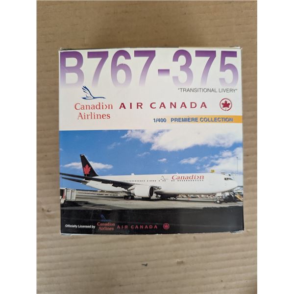 Vintage Metal Diecast 1/400 Scale MINT in Box (Box Already Opened, Package Not) B767-375
