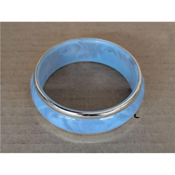 Mid Century Lucite Swirl Bracelet