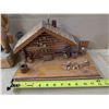 Image 2 : Vintage Wood Décor (Wood Cabin Clock, and Man Carrying Wood Buckets)