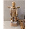Image 5 : Vintage Wood Décor (Wood Cabin Clock, and Man Carrying Wood Buckets)