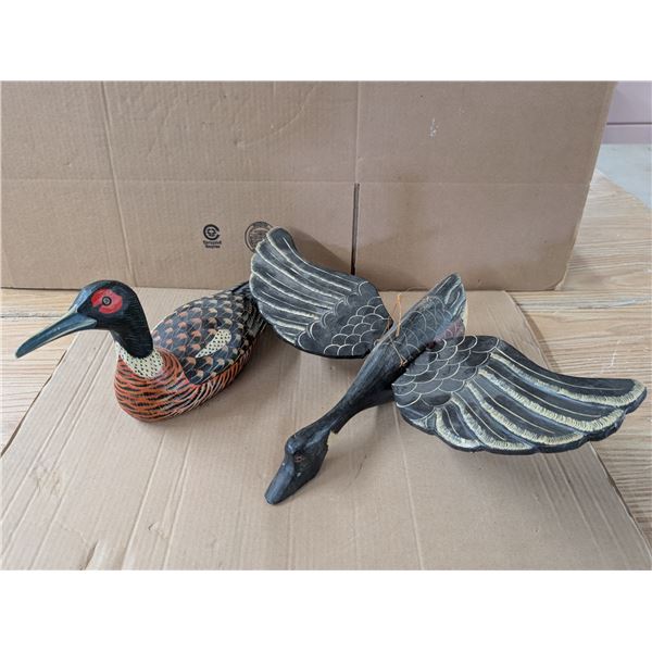 (2) Vintage Duck Décor Wood (1) W/ Take Apart Wings