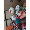 Image 6 : Lot of Misc. Décor (Pottery Duck, Wood Wall Décor, and etc.)