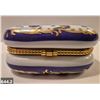 Image 2 : 644. Porcelain hand-painted miniature purse (handbag) - 22k gold trim, 3 1/4 x 2 1/2 inches tall - n