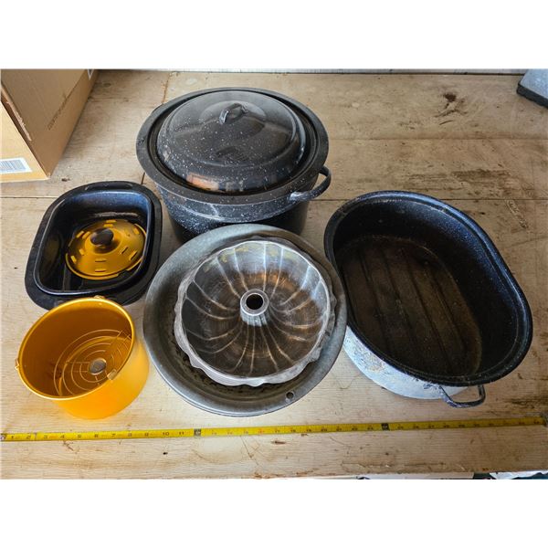 Lot of kitchen ware items