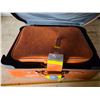 Image 2 : 2 wind field suitcases