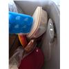 Image 4 : Lot of misc items, tupperware