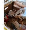 Image 3 : Lot of misc items- hair curlers and décor