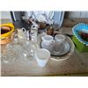 Image 4 : Lot of misc items- décor and dishes