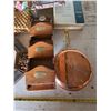 Image 2 : Lot of misc items- frying pan clock