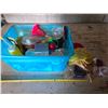 Image 1 : Tub full of kitchen items