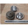 Image 1 : 3 Small Hubcap.