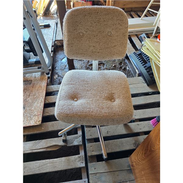 Rolling chair- 32"H
