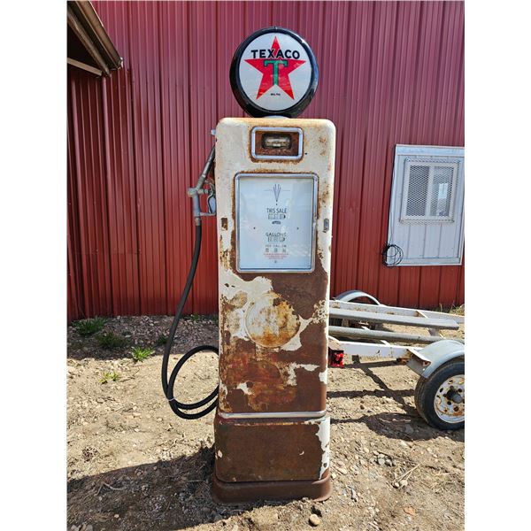 Vintage Electric Gas Pump w/ Reproduction Texaco Glass Globe.