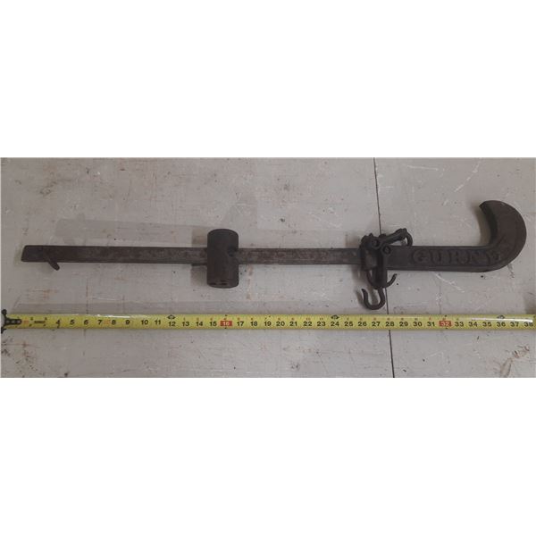 Antique beam scale for weighing heavy items. (Length 37")