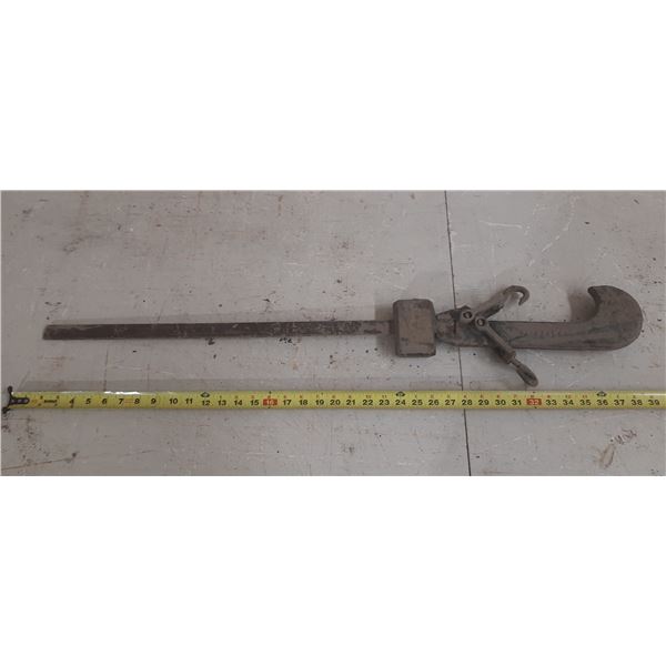 Antique beam scale for weighing heavy items. (Length 38")
