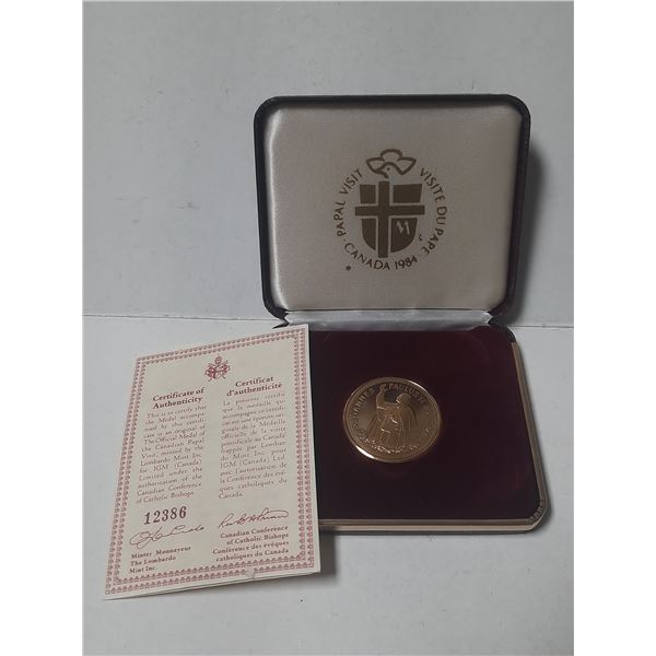 1984 Official Medal of the Canadian Papal Visit. Pope John Paul II. Gold-plated. Housed in its origi