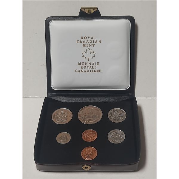 1977 7-coin Nickel Custom set with 2 Cents. Specimen quality. Housed in its original maroon case wit