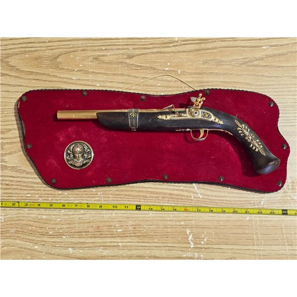 Wall hanging flint lock with board- 22"L