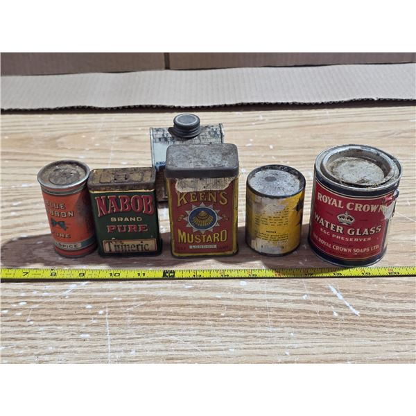 Lot of spice tins