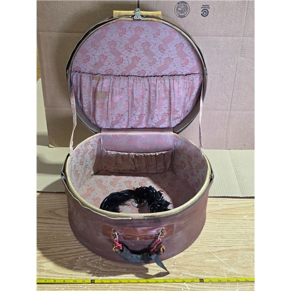 Vintage travel case and 1920's head pieces